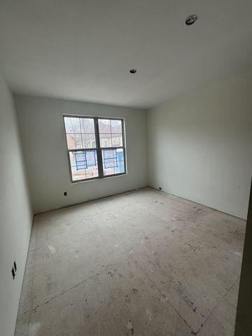 1087 Isaac Franklin Dr, Gallatin, TN 37066