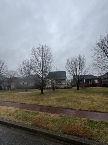 1087 Isaac Franklin Dr, Gallatin, TN 37066