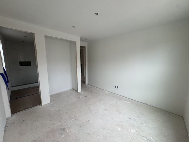 1087 Isaac Franklin Dr, Gallatin, TN 37066