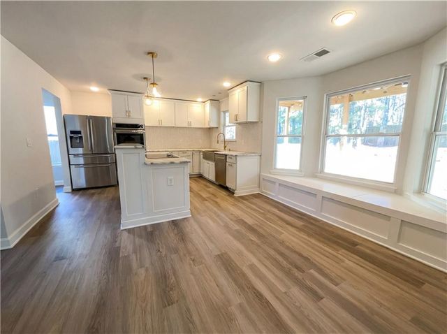 2747 High Tide Drive, Atlanta, GA 30349