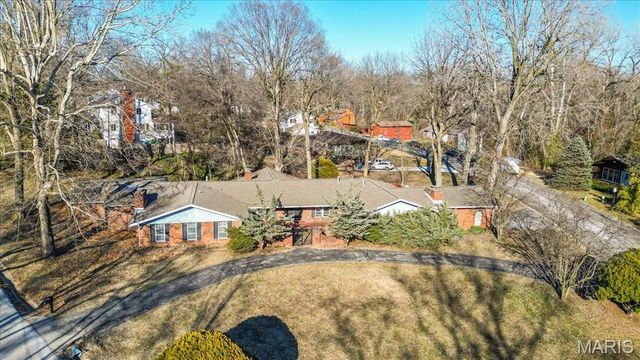 32 Briarcliffe Drive, Collinsville, IL 62234