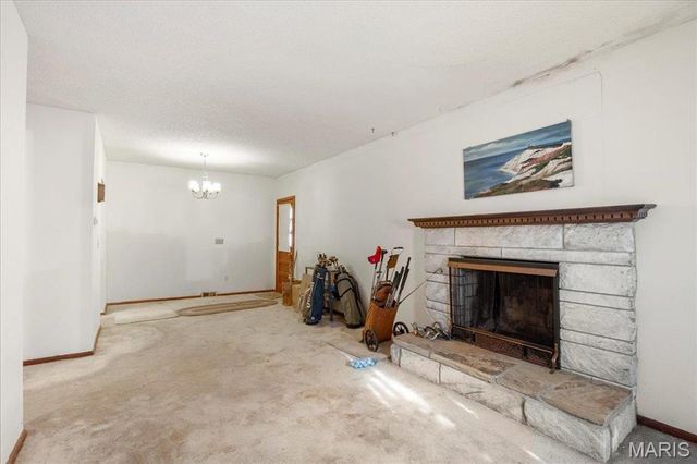 32 Briarcliffe Drive, Collinsville, IL 62234