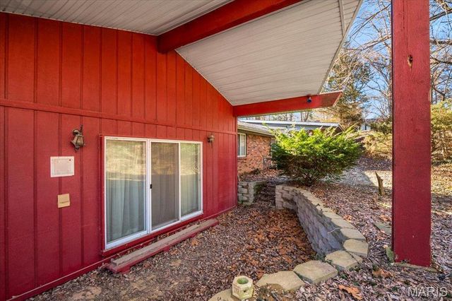 32 Briarcliffe Drive, Collinsville, IL 62234