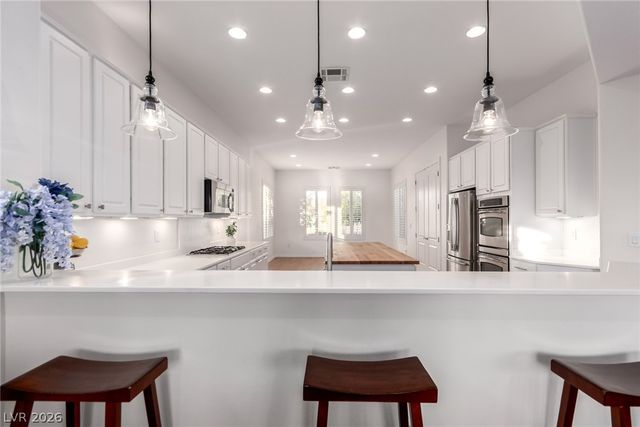 2421 Black River Falls Drive, Henderson, NV 89044