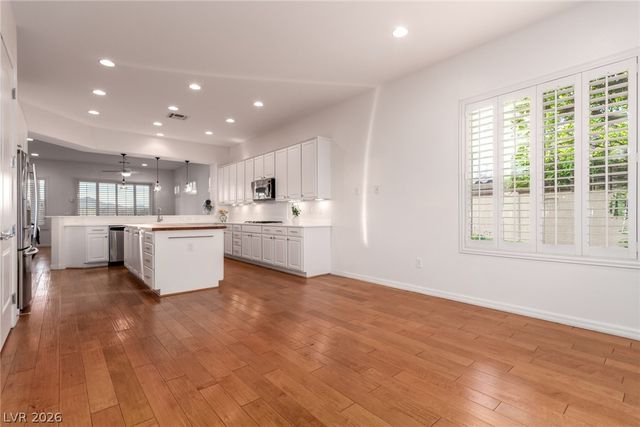 2421 Black River Falls Drive, Henderson, NV 89044