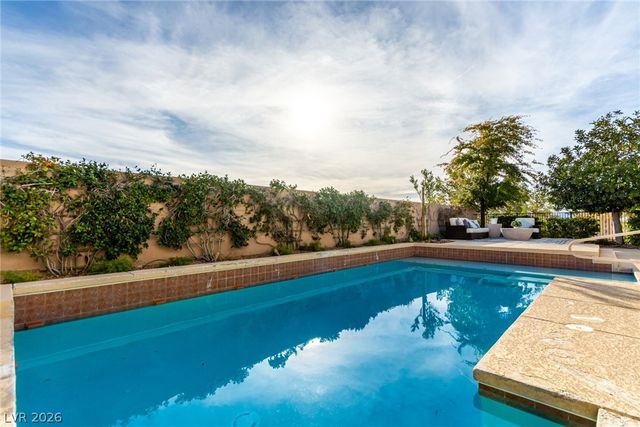 2421 Black River Falls Drive, Henderson, NV 89044