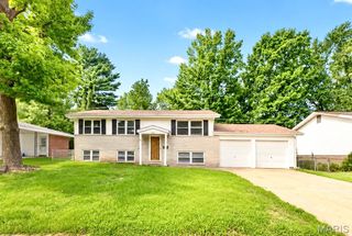 1800 Bobbinray Avenue, Florissant, MO 63031
