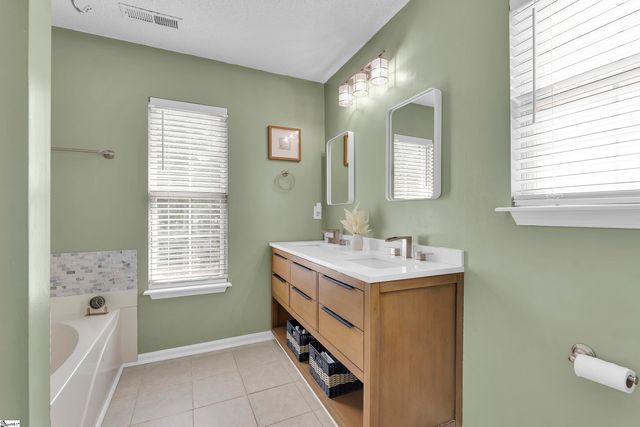 111 Golden Crest Court, Mauldin, SC 29662