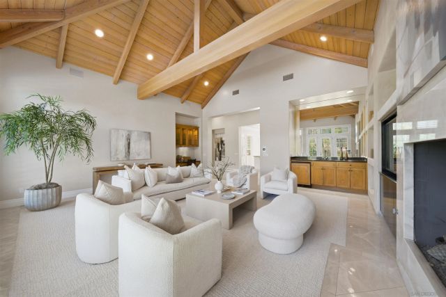 13278 Caminito Mendiola, San Diego, CA 92130