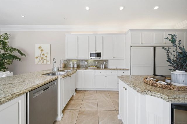 13278 Caminito Mendiola, San Diego, CA 92130