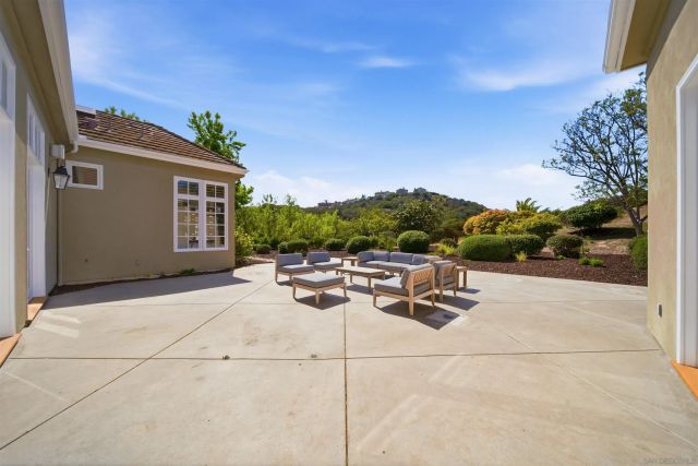 13278 Caminito Mendiola, San Diego, CA 92130