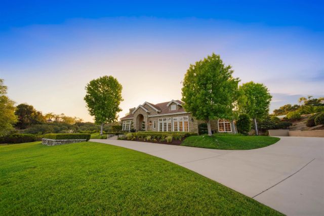 13278 Caminito Mendiola, San Diego, CA 92130
