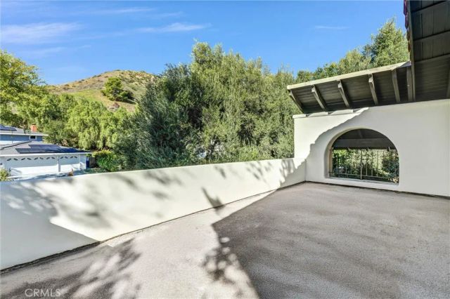 27064 Esward Drive, Calabasas, CA 91301