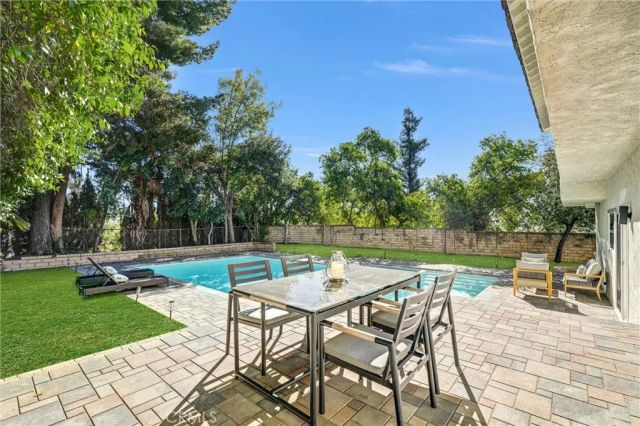 27064 Esward Drive, Calabasas, CA 91301