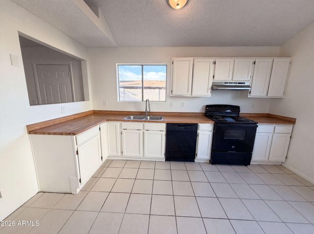 8839 W CAROL Avenue, Peoria, AZ 85345