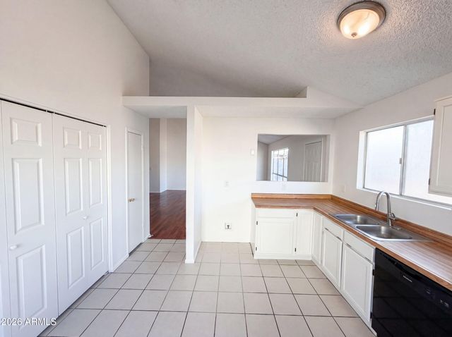 8839 W CAROL Avenue, Peoria, AZ 85345