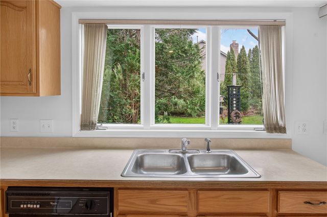 55 Canterbury, Penfield, NY 14450