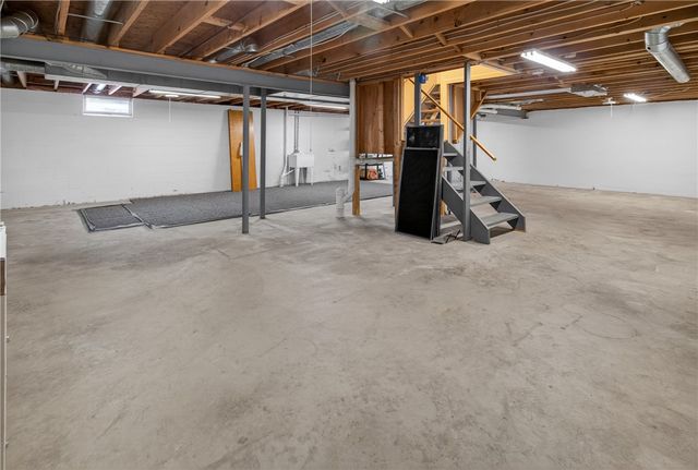 55 Canterbury, Penfield, NY 14450