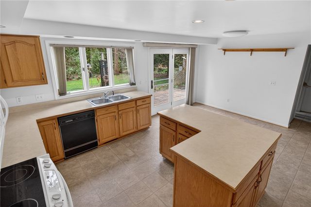 55 Canterbury, Penfield, NY 14450