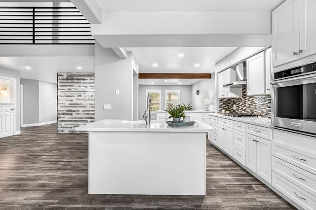 1885 N Frankwood Avenue, Reedley, CA 93654