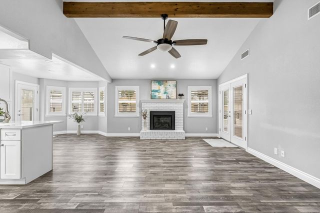 1885 N Frankwood Avenue, Reedley, CA 93654