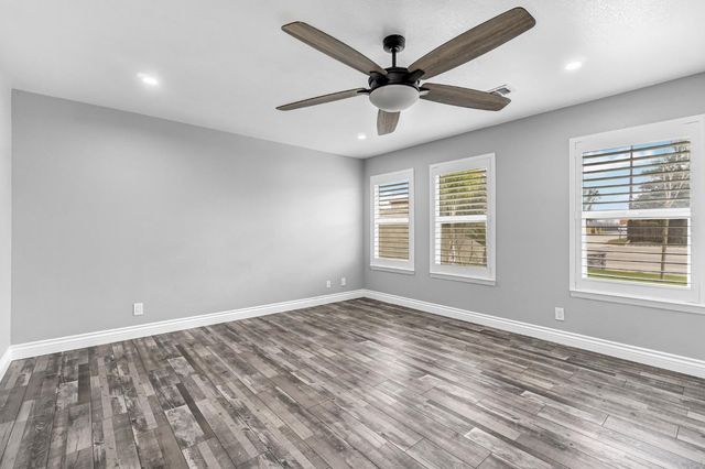 1885 N Frankwood Avenue, Reedley, CA 93654