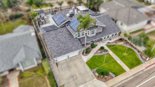 1885 N Frankwood Avenue, Reedley, CA 93654