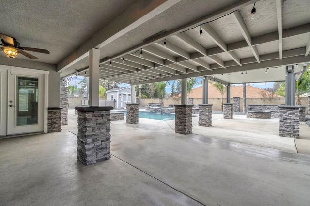 1885 N Frankwood Avenue, Reedley, CA 93654