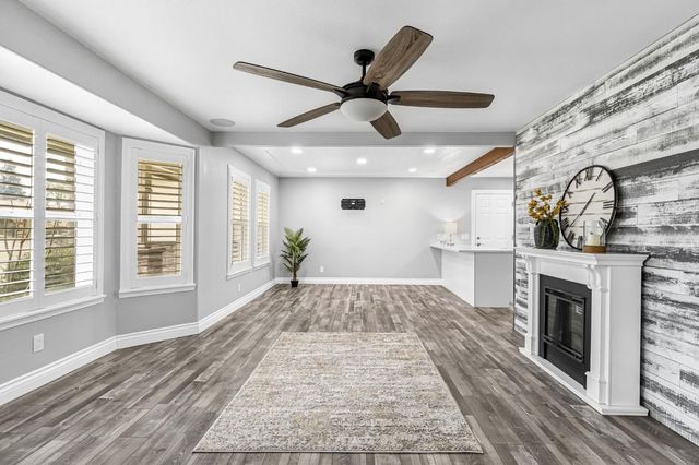 1885 N Frankwood Avenue, Reedley, CA 93654