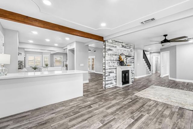 1885 N Frankwood Avenue, Reedley, CA 93654