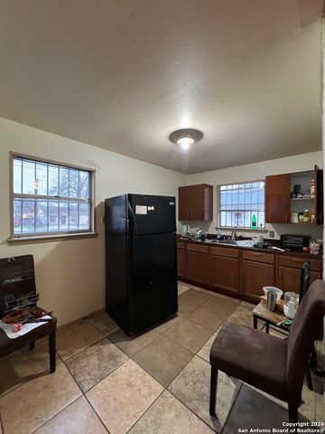 710 E Southcross Blvd, San Antonio, TX 78214