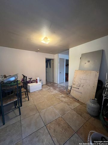 710 E Southcross Blvd, San Antonio, TX 78214