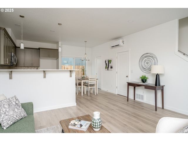 8353 N Newman St, Portland, OR 97203