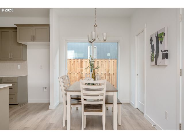 8353 N Newman St, Portland, OR 97203