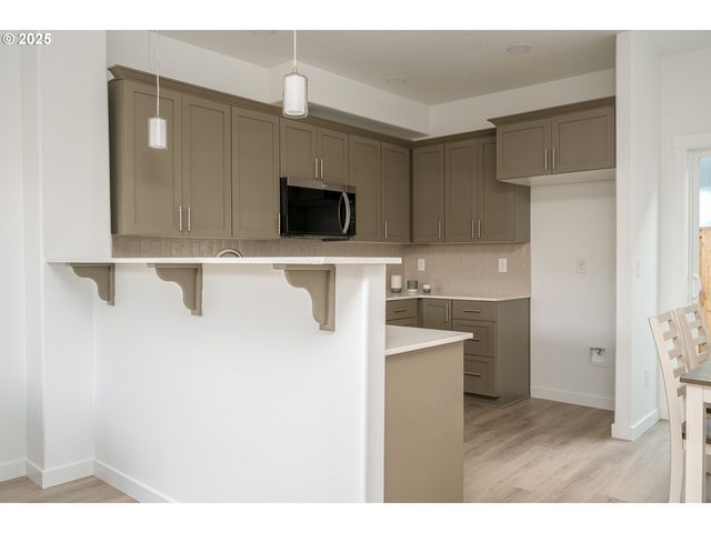 8353 N Newman St, Portland, OR 97203