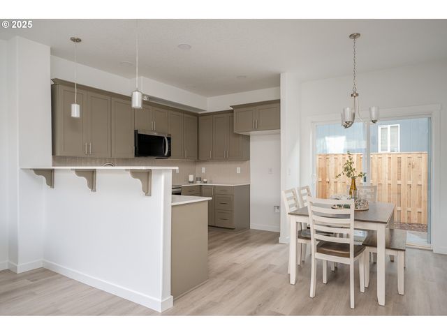 8353 N Newman St, Portland, OR 97203