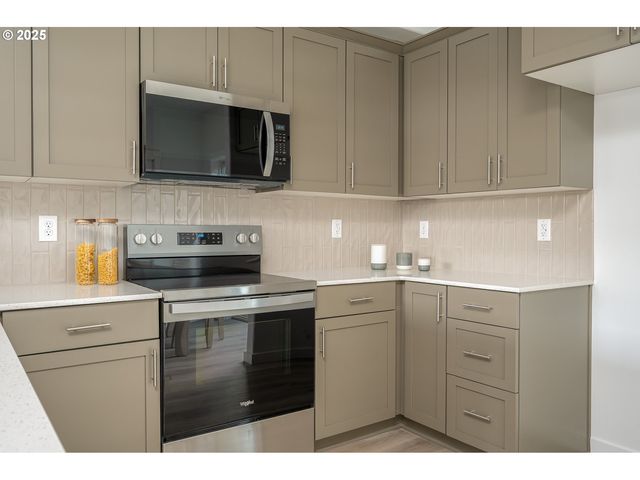 8353 N Newman St, Portland, OR 97203