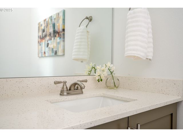 8353 N Newman St, Portland, OR 97203