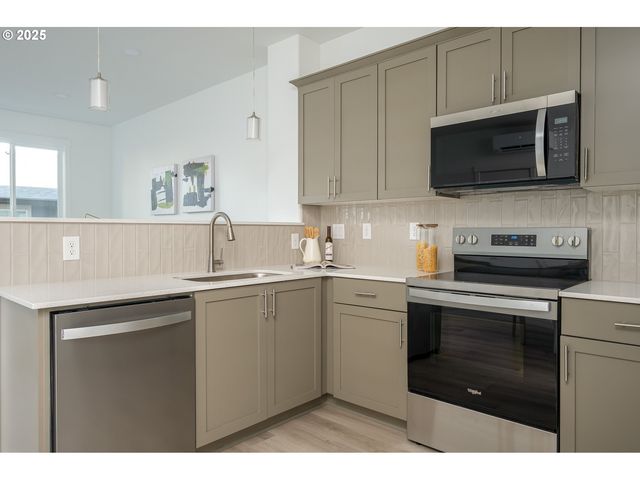 8353 N Newman St, Portland, OR 97203