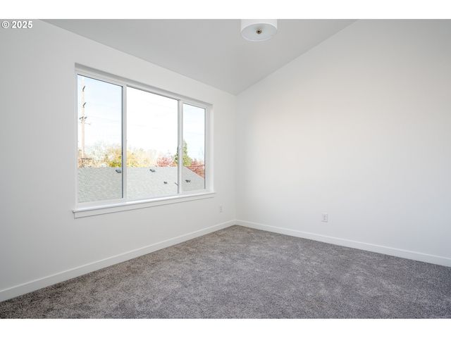 8353 N Newman St, Portland, OR 97203