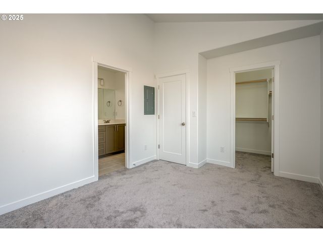 8353 N Newman St, Portland, OR 97203