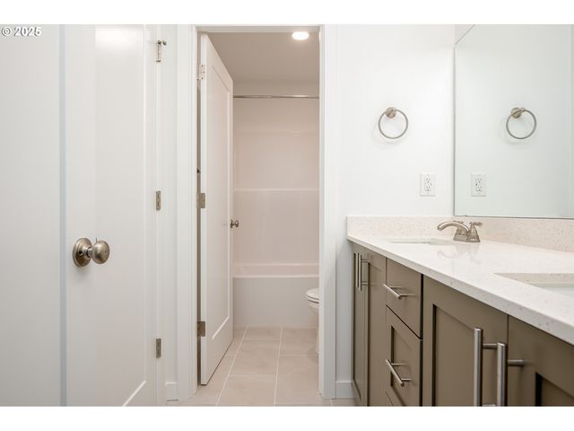 8353 N Newman St, Portland, OR 97203