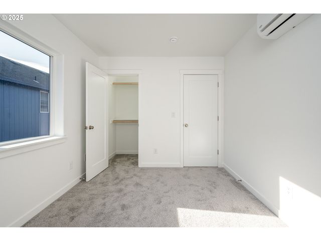 8353 N Newman St, Portland, OR 97203