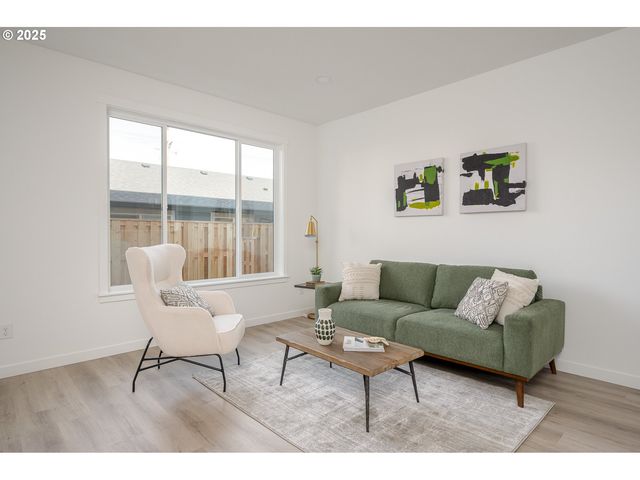 8353 N Newman St, Portland, OR 97203