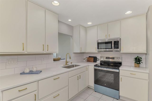 166 CHATHAM STREET NW, Port Charlotte, FL 33952