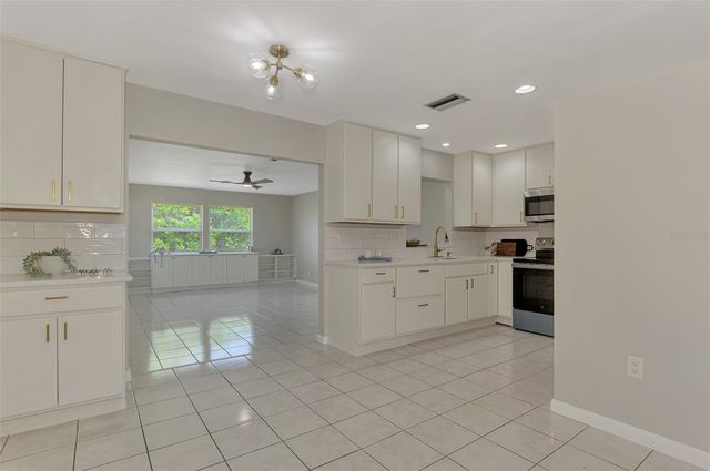 166 CHATHAM STREET NW, Port Charlotte, FL 33952