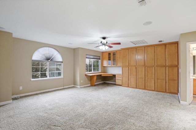 609 Granada Pass Dr, Roseville, CA 95678