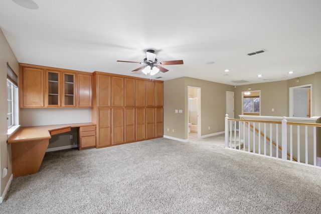 609 Granada Pass Dr, Roseville, CA 95678