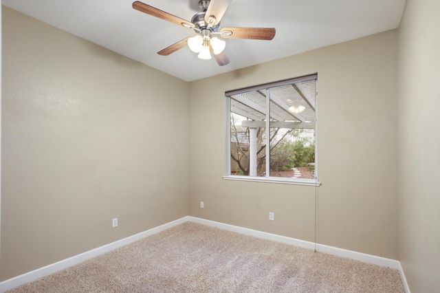 609 Granada Pass Dr, Roseville, CA 95678