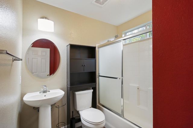 609 Granada Pass Dr, Roseville, CA 95678